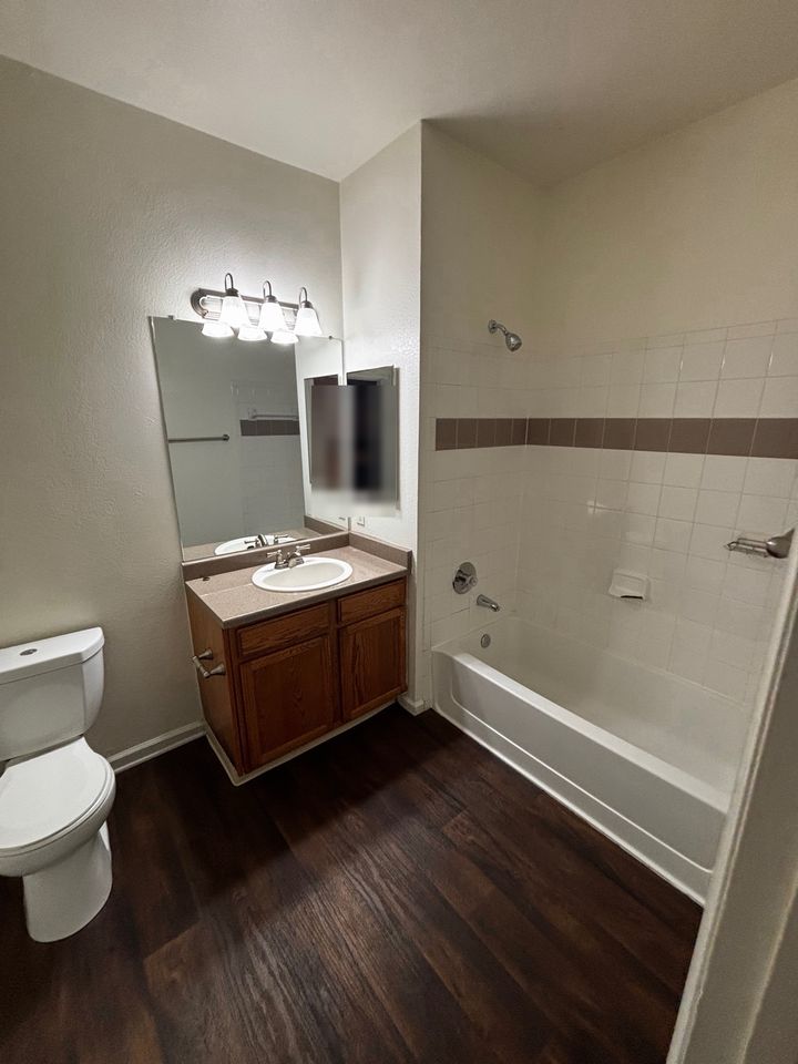 The same bathroom after cleaning
